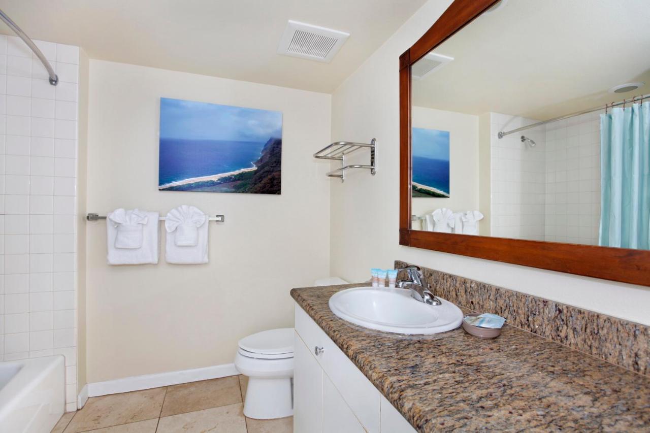 Islander On The Beach 352 Oceanfront *Penthouse* Ac Pool Apartment Kapa'a Exterior photo